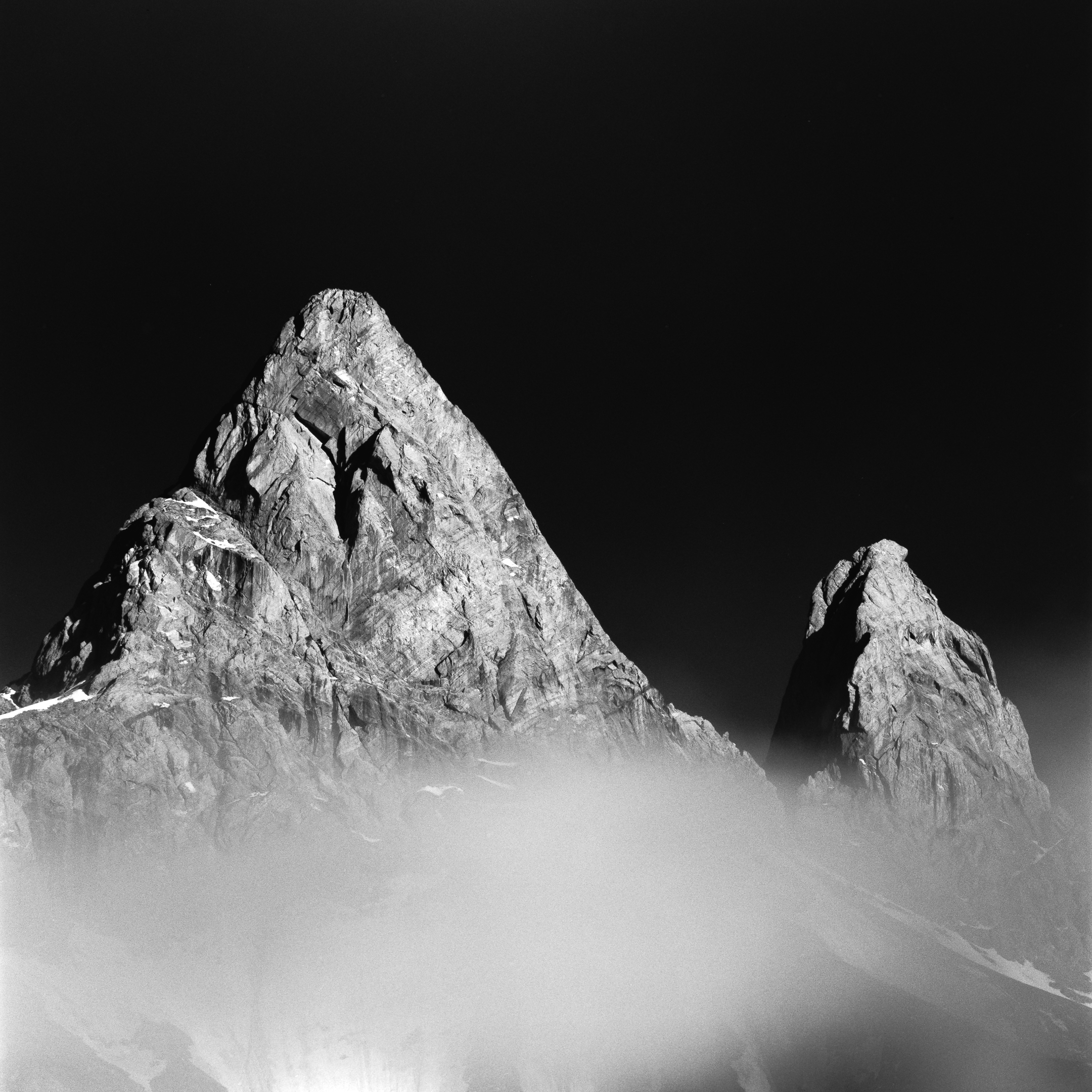 Aiguilles d'Arves in black and white